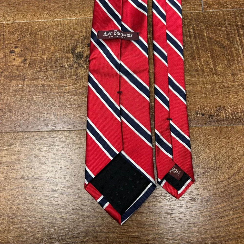 Allen Edmonds Collection Red &‎ Navy Striped 100% Silk Necktie USA